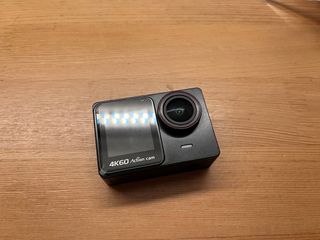 Cámara Deportiva 4K doble pantalla y accesorios