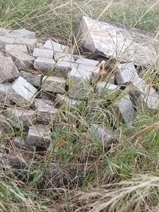 Adoquines de piedra natural aprox. 80 m²