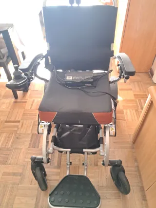 Silla de ruedas eléctrica.