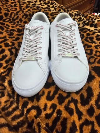 Zapatillas Lacoste Blanca nuevas sin estrenar piel