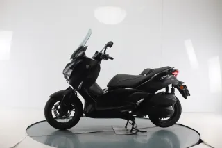 YAMAHA X-MAX 300 TECH MAX 2025