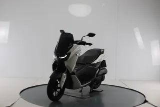 YAMAHA N-MAX 125 2025