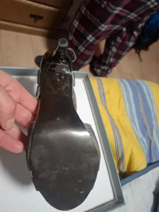 Sandalias de fiesta plateadas y negras