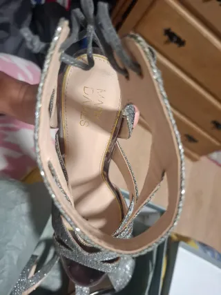 Sandalias de fiesta plateadas y negras