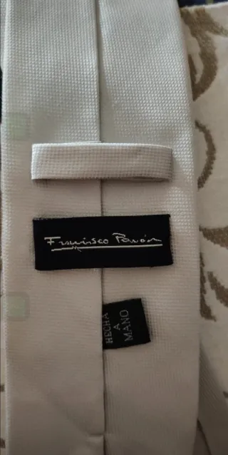 Corbata de Seda Blanca - gris perla. Hecha a Mano