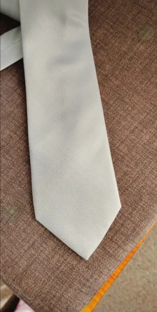 Corbata de Seda Blanca - gris perla. Hecha a Mano