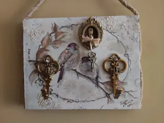 Perchero estilo provenzal con llaves