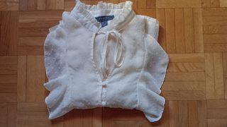 Blusa blanca Primark manga larga volantes