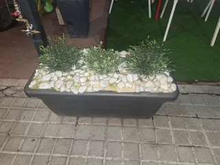 MACETAS PIEDRA Y PLANTA ARTIFICIAL TERRAZA JARDiN