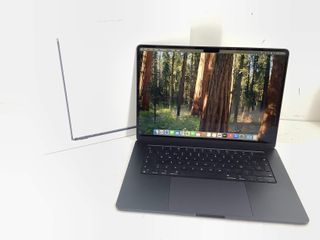 portatil apple apple macbook air m3 8-core 4.0 15 (10gpu) (2024) (a3114)