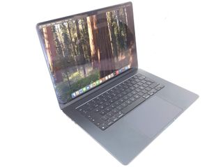 portatil apple apple macbook air m3 8-core 4.0 15 (10gpu) (2024) (a3114)
