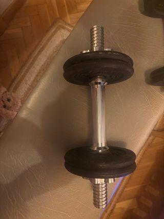 Banco de abdominales DOMYOS con mancuernas