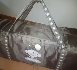 Cama portátil Jané con ruedas, colchón, bolsa.