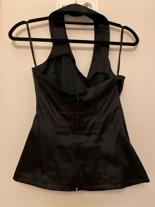 Top fiesta negro con bordado floral rojo