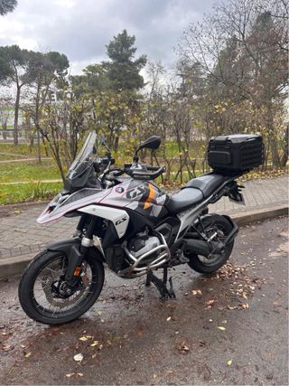 BMW R1300GS Racing Red