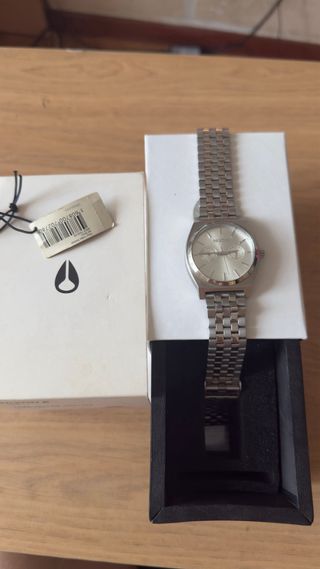 Reloj Nixon plateado