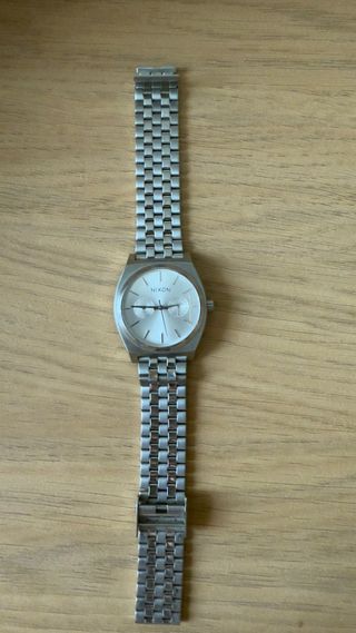 Reloj Nixon plateado