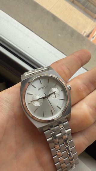 Reloj Nixon plateado