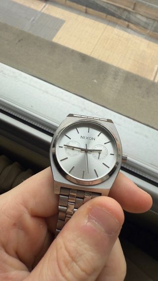 Reloj Nixon plateado
