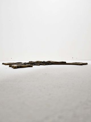 CRUCIFIJO METÁLICO DE BRONCE