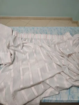 Juego de cortinas y cortinones