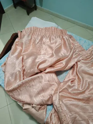 Juego de cortinas y cortinones