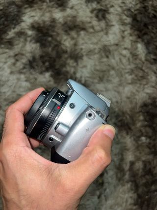 Cámara analógica Canon EOS 300V + objetivo Canon