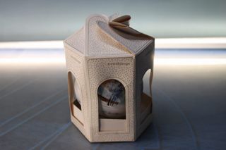 Bola vidrio soplado pintada a mano. Árbol de Navidad.