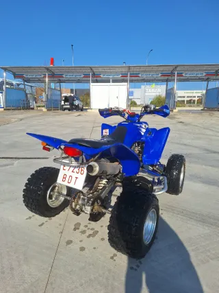 Quad Yamaha Azul