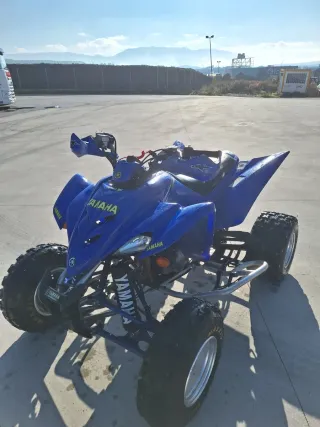 Quad Yamaha Azul