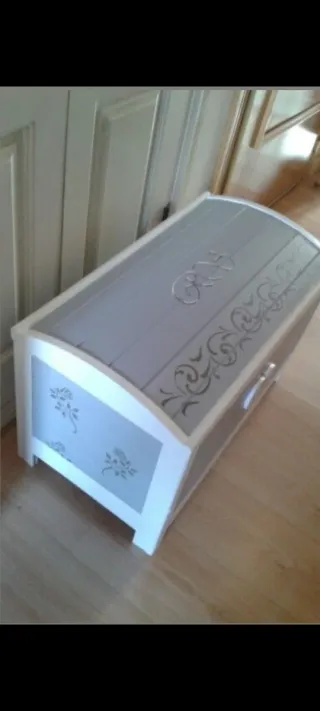 Baule per bambini in legno personalizzato