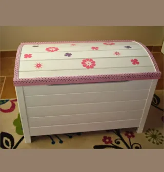 Baule per bambini in legno personalizzato