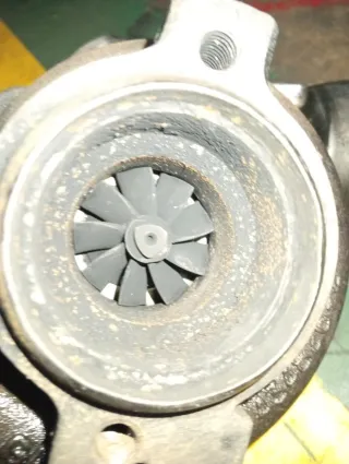 Turbo GT2556V com coletor PD VP VW SEAT Audi