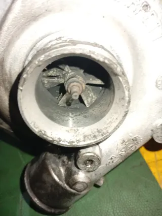 Turbo GT2556V com coletor PD VP VW SEAT Audi