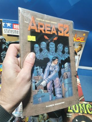 Lote 17 cómics variados, LEAVE IT TO CHANGE, NEW STATESMEN, NINJAK, ULTIMATE ADVENTURES