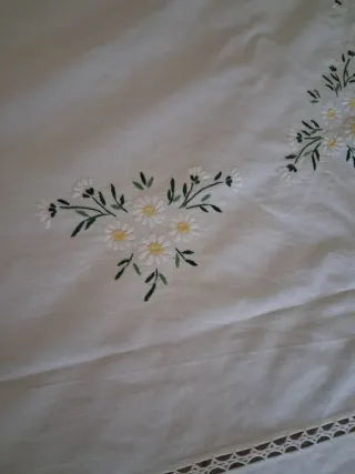 Antica tovaglia ricamata a mano con pizzo a uncine