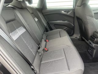 AUDI Q4 AUDI Q4 SPORTBACK GENUINE EDITION 45 E-TRON 210,00 KW 77,0 KWH