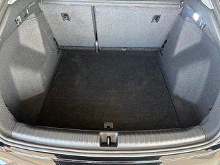 AUDI Q4 AUDI Q4 SPORTBACK GENUINE EDITION 45 E-TRON 210,00 KW 77,0 KWH