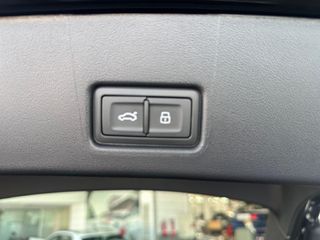 AUDI Q4 AUDI Q4 SPORTBACK GENUINE EDITION 45 E-TRON 210,00 KW 77,0 KWH