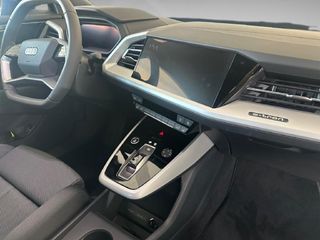 AUDI Q4 AUDI Q4 SPORTBACK GENUINE EDITION 45 E-TRON 210,00 KW 77,0 KWH