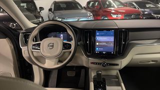 VOLVO XC60 2.0 B5 P PLUS DARK AUTO 4WD 250 5P