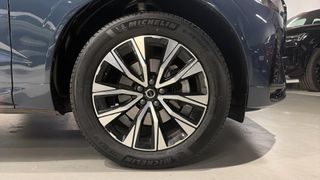 VOLVO XC60 2.0 B5 P PLUS DARK AUTO 4WD 250 5P