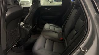 VOLVO XC60 2.0 B5 P PLUS DARK AUTO 4WD 250 5P