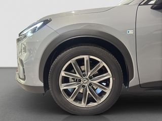 LEXUS LBX 1.5 136HP HEV ELEGANT PLUS BLACK 136 5P