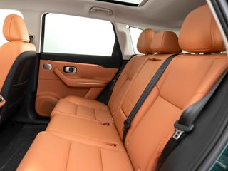 LEAPMOTOR C10 HYBRID ENCHUFABLE AUTORECARGABLE AUTOMATICO DESIGN REEV