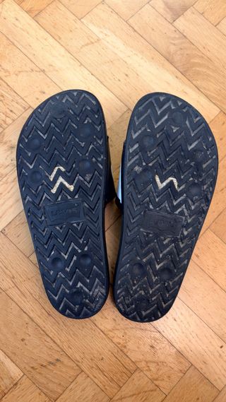 Chanclas Levi's Negras Talla 42