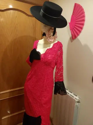 Vestido Flamenca Encaje Fucsia y Negro