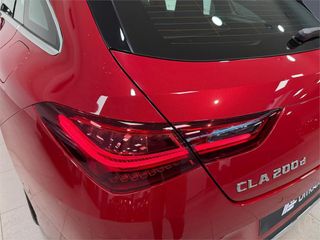 MERCEDES-BENZ Clase CLA 200 D DCT Shooting Brake