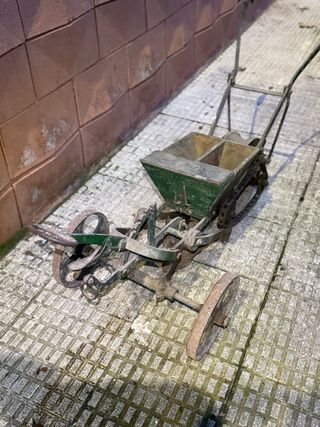 Sembradora antigua