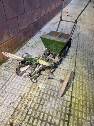 Sembradora antigua